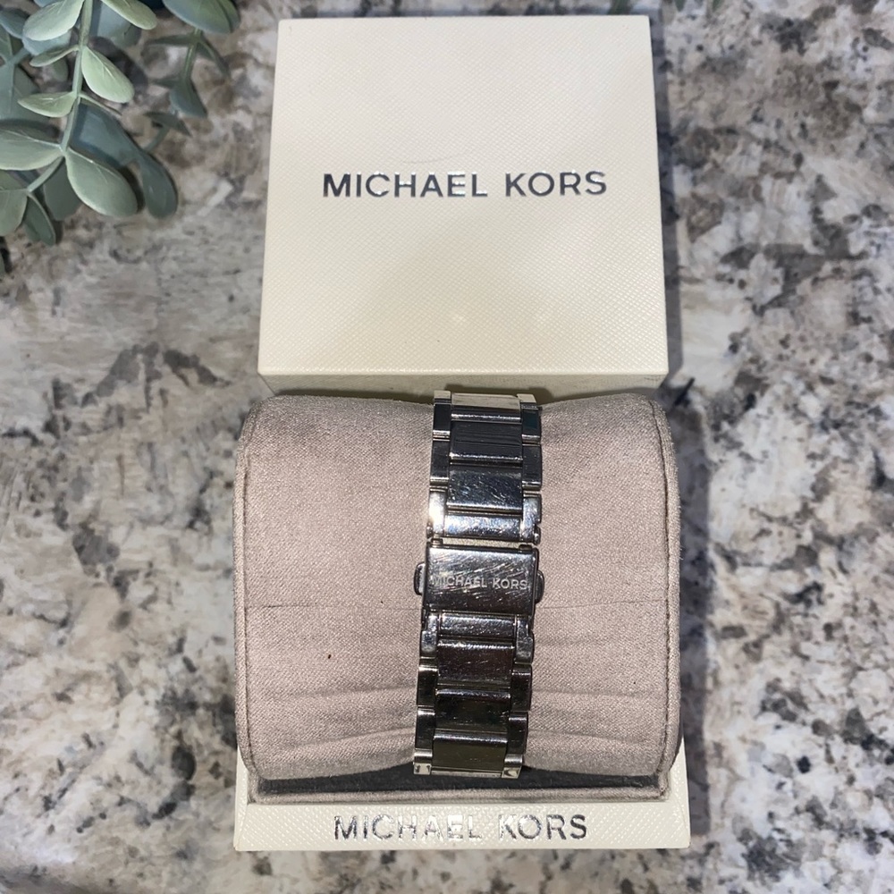 MK Watch - Picture 4 of 11